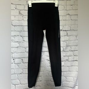 Young LA Sz Small Women's Black Pocket Ankle Length Leggings